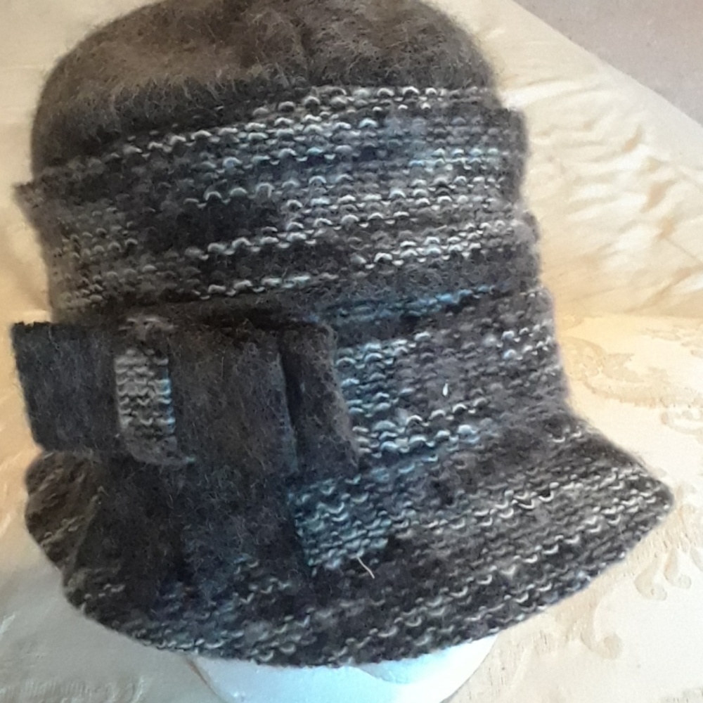 Winter hat - Picture 4 of 7